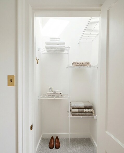 Large walk-in closet in primary bedroom - 87 Prospect Ave