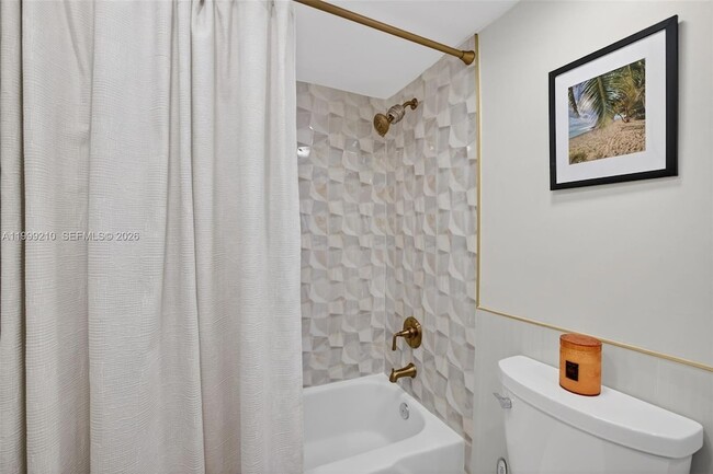 Building Photo - 3000 E Sunrise Blvd