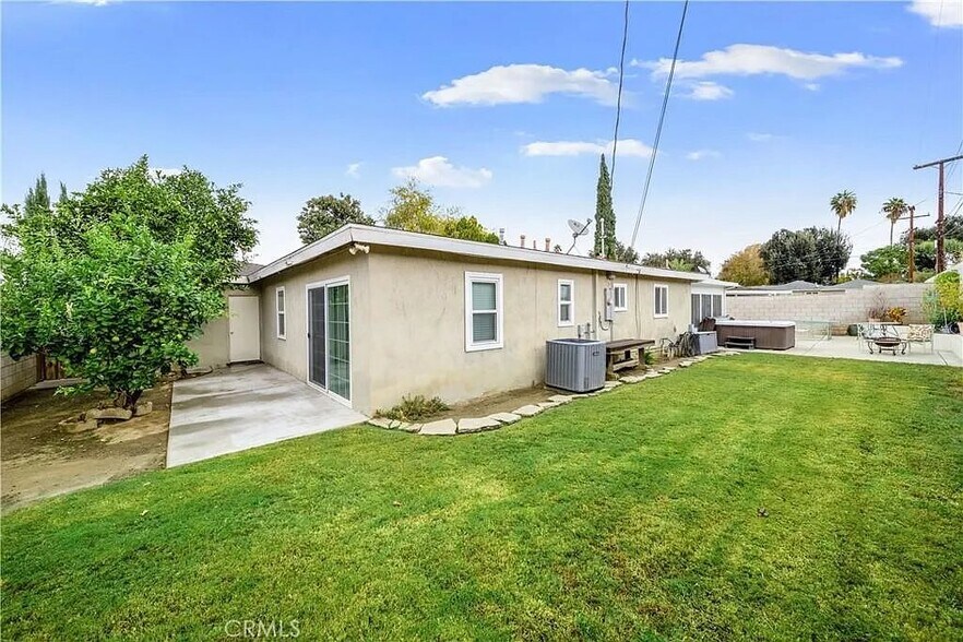 Building Photo - 8228 Oakhurst Pl