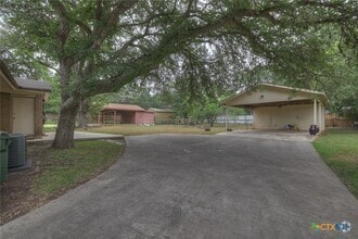 Building Photo - 334 Craddock Ave