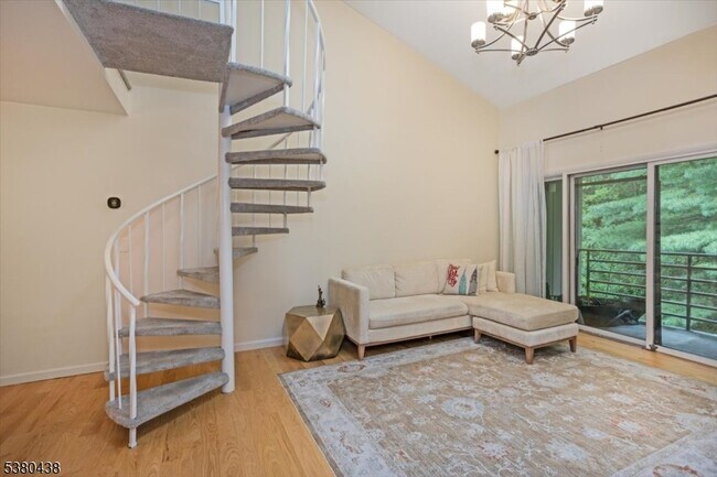 Building Photo - 41 Mt Kemble Ave