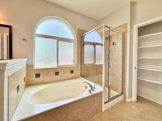 Building Photo - Welcome to this Big & Beautiful! 5 bed/3.5...