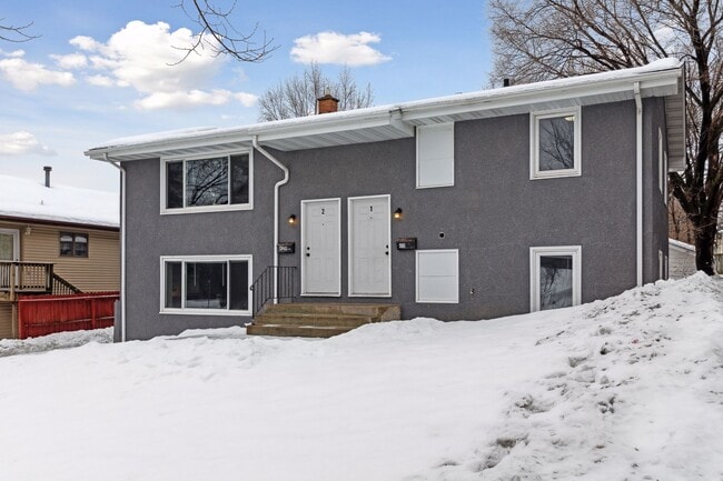 Building Photo - 439 Arlington Ave E