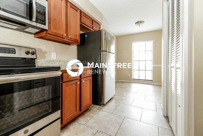 Building Photo - 3 Bedroom Pet-Friendly Home in Port Richey, FL with Main Street Renewal
