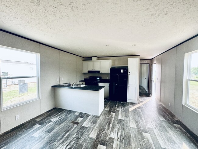 Building Photo - 123 Blissful Ct