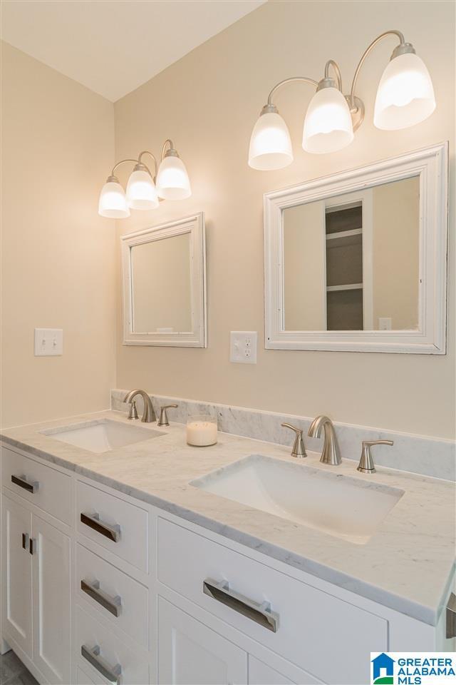 Building Photo - 615 Broadway St