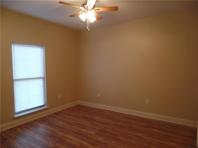 Large 14' x 13' primary bedroom - 221 Bella Sera Ln