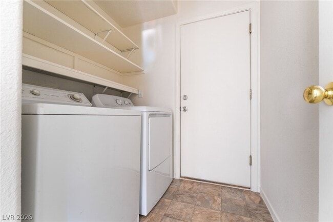 Building Photo - 1300 Swanbrooke Dr