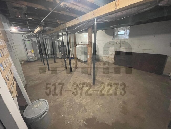 Building Photo - 819 Cross St