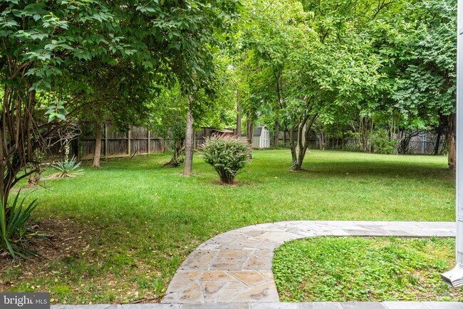Building Photo - 8000 Sandburg Ct