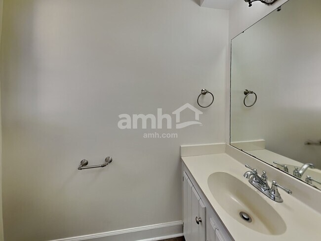 Building Photo - 7012 Poplar Creek Trce