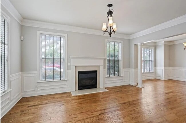 Building Photo - Charming 3BR Townhome in Atlanta
