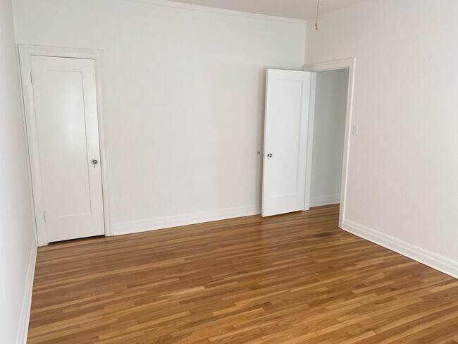 Building Photo - 1157 N Maryland Ave