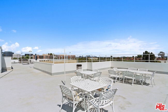 Building Photo - 9950 Durant Dr