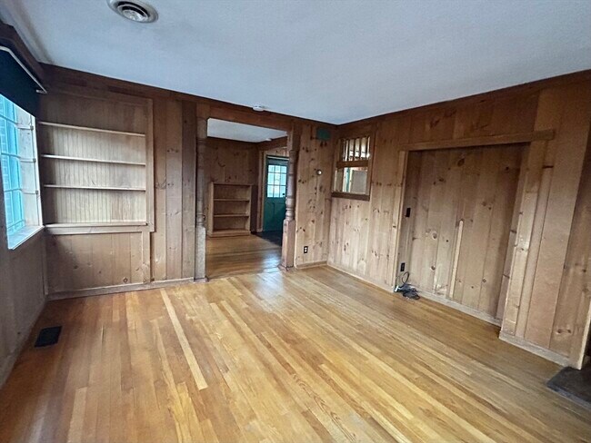 Building Photo - 6 Long Farm Terrace