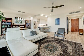 Building Photo - 2200 Willowick Rd