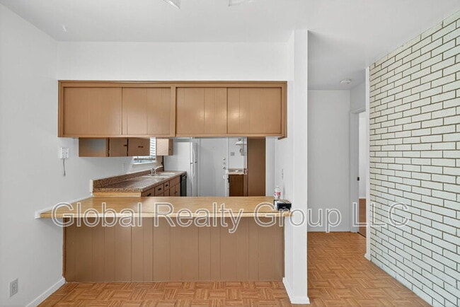 Building Photo - 121 Rosewood Dr