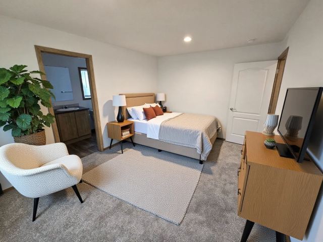 Building Photo - 136 Lynn Ln