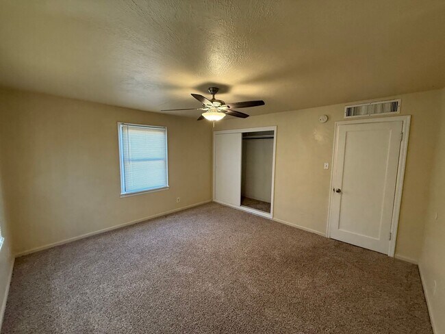 Building Photo - 334 B St