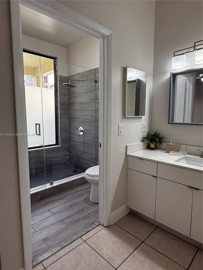 Building Photo - 8819 SW 130th Pl