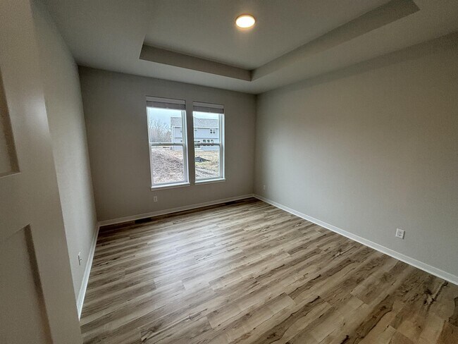 Building Photo - 549 Calvin Ln