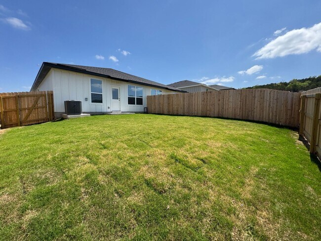 Building Photo - 636 Pacific Crest Trl