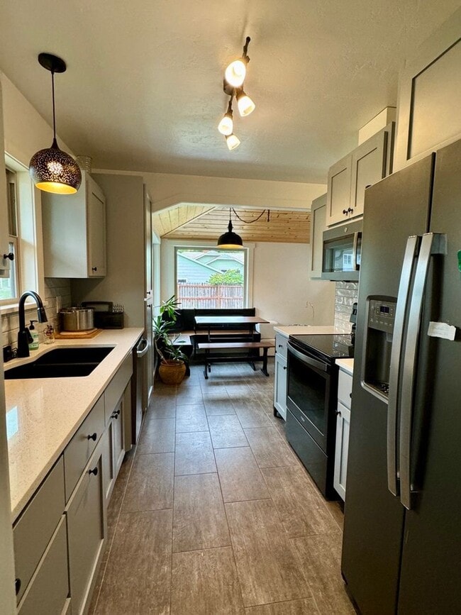 Building Photo - Beautiful Furnished Home in Downtown CDA