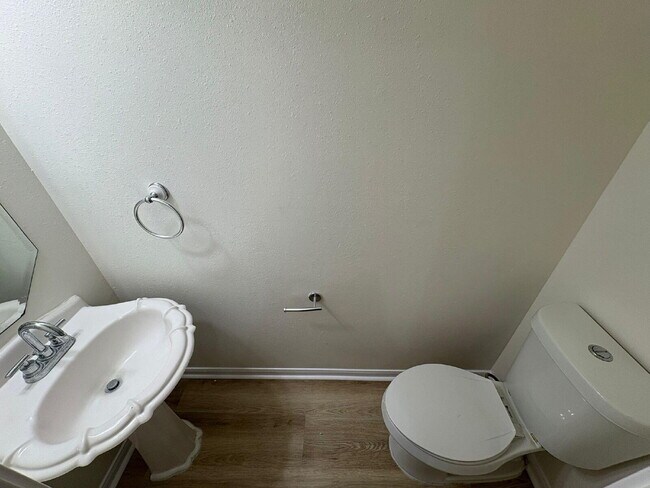 Building Photo - beautiful 3-bedroom, 2.5-bath home in the heart of Tomball!