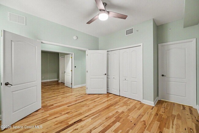 Building Photo - 601 N Miramar Ave