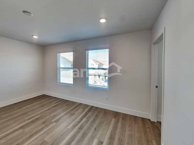 Building Photo - 5816 Astapor St