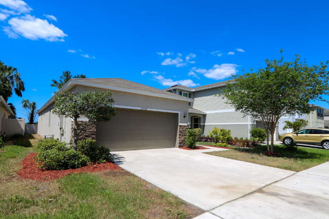 Building Photo - Stunning 3-Bedroom Retreat with 2 Full Bat...