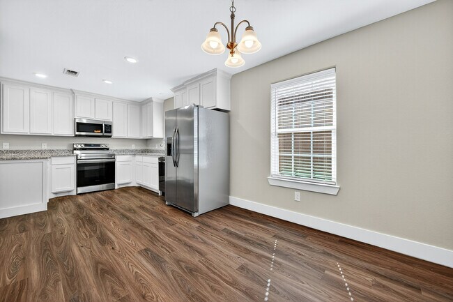 Building Photo - 1016 Ray Dr