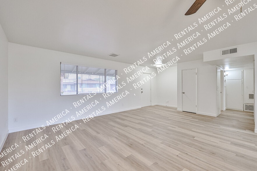 Building Photo - 12450 N Augusta Dr