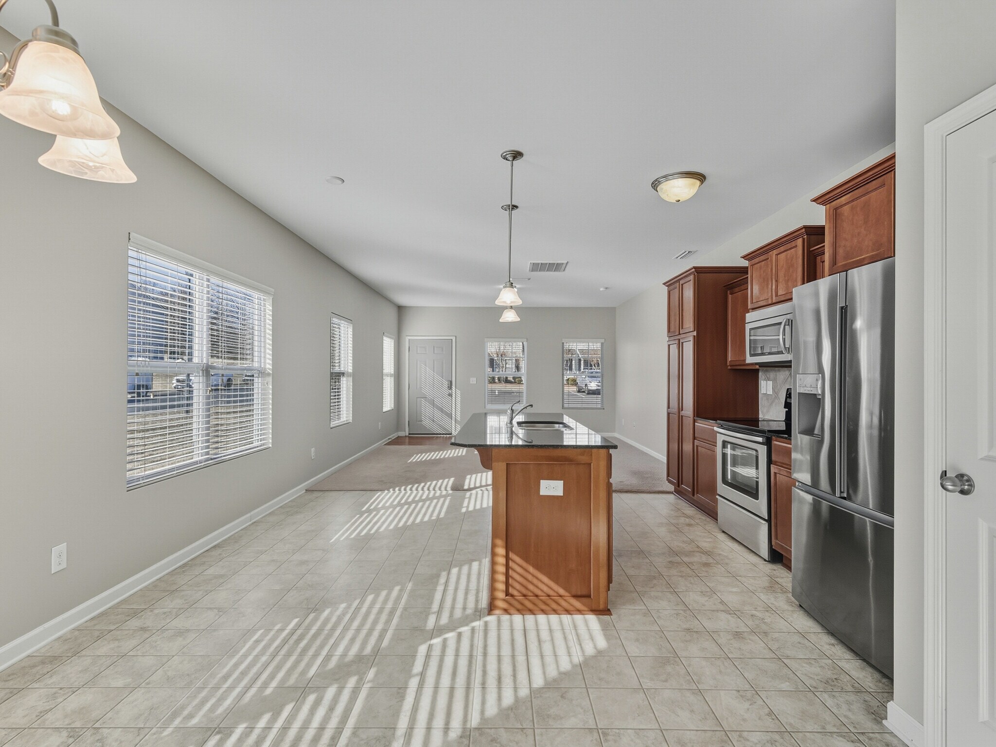 Building Photo - 608 Cahill Ln