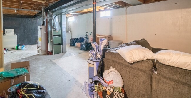 Building Photo - 925 Burcham Dr