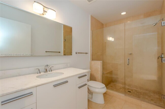 Building Photo - 1060 Brickell Ave