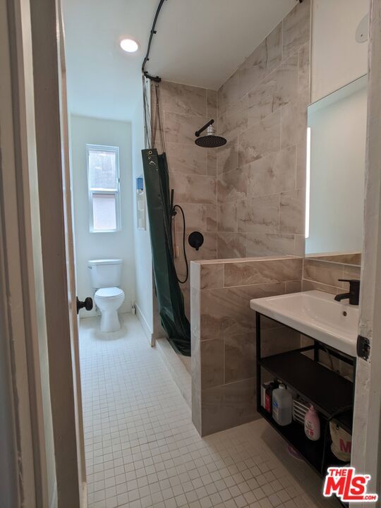 Building Photo - 246 Columbia Pl