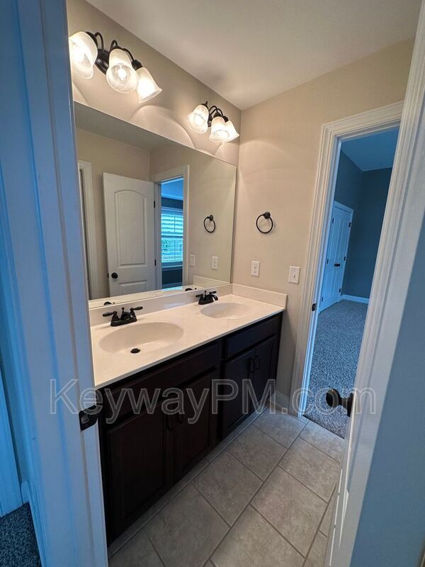 Building Photo - 1731 Edenburg Way