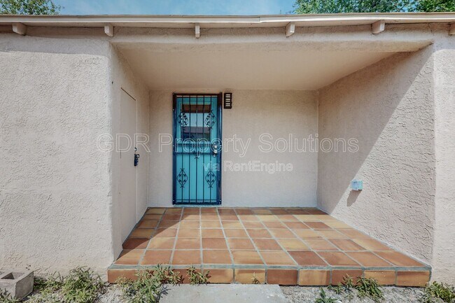 Building Photo - 1717 Griegos Rd NW