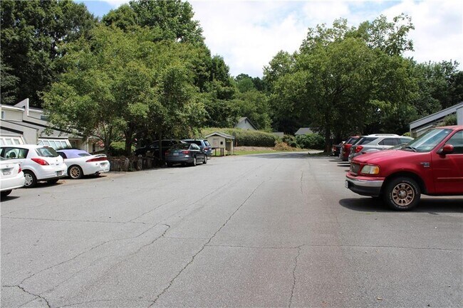 Building Photo - 211 Goshen Ln