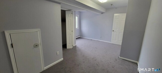 Building Photo - 678 Savin Ave