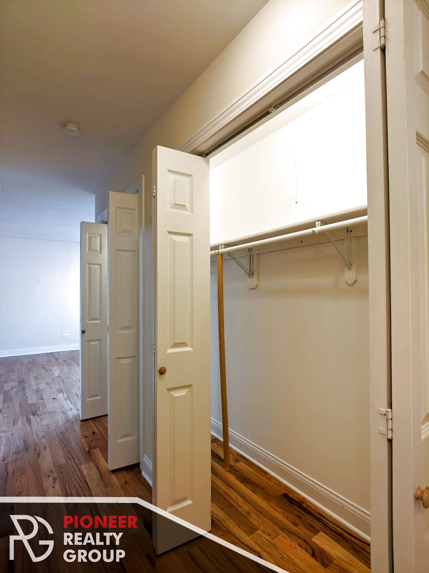 Building Photo - 557 W Arlington Pl