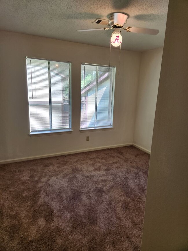 Building Photo - Indian Lake Town Homes #23B,  Northport 35473