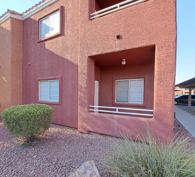 Building Photo - 4730 E Craig Rd