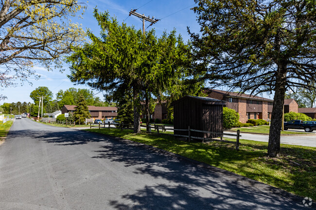 Briarwood - Briarwood Townhouses