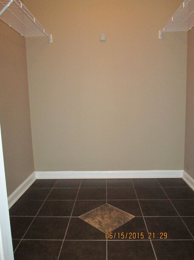 Building Photo - 6237A Dorsett Shoals