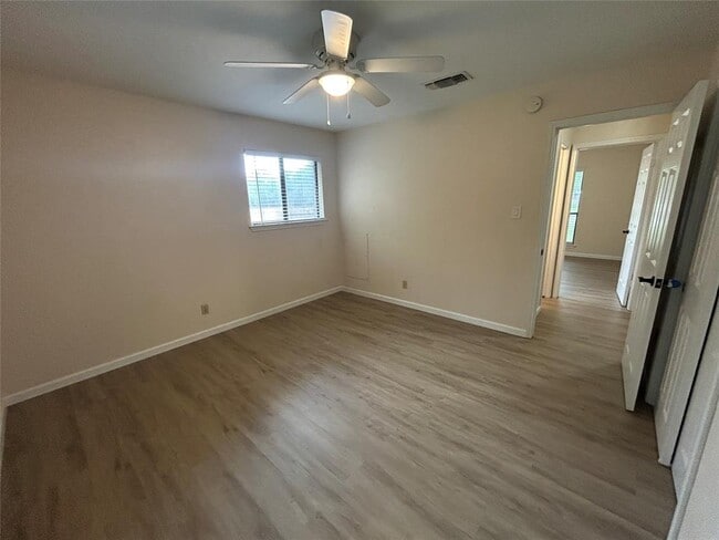 Building Photo - 1012 Mockingbird Dr