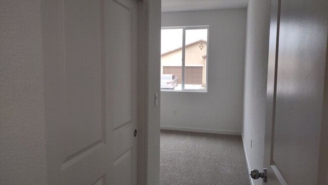 Building Photo - 6064 Sunscape Wy
