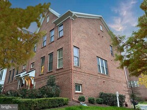 Building Photo - 3321 S Kemper Rd