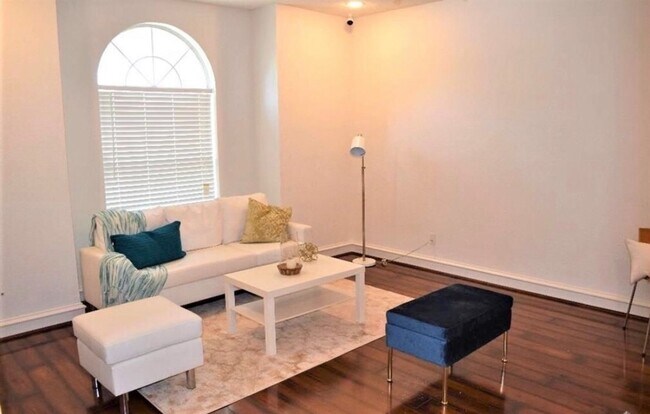 Building Photo - Perfect Fit, Perfect Home In McAllen!